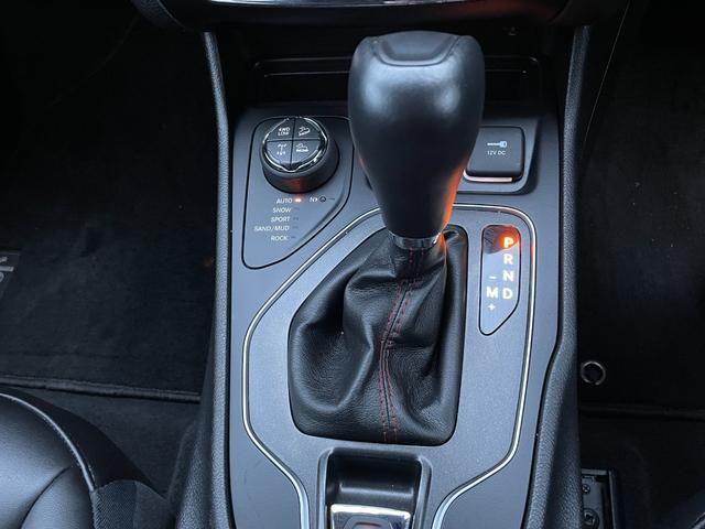 ジープ・チェロキー トレイルホーク　純正ナビ　バックカメラ　前席パワーシート　前後ドライブレコーダー　電動リアゲート　ブラインドスポットモニター　パドルシフト　レーダークルーズコントロール　ＥＴＣ　４ＷＤ　レーンキープアシスト（65枚目）