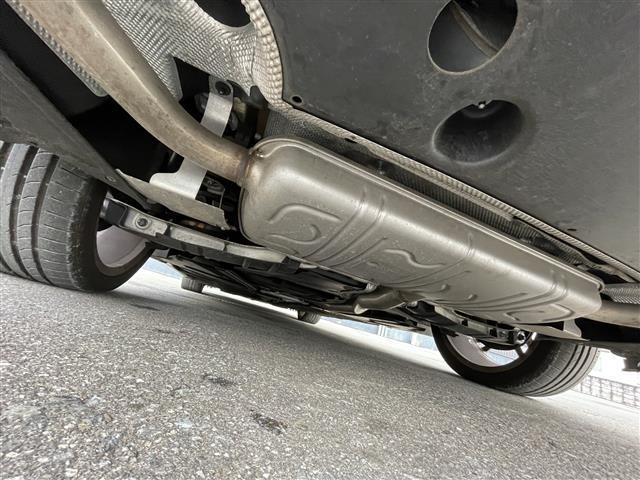 ◆「クルマを売って終わり」でないのがリベラーラです。車検はもちろんのこと、汚れを防ぐためのコーティングやクリーニング、点検、メンテナンス、保険の比較や見直しも承っています。