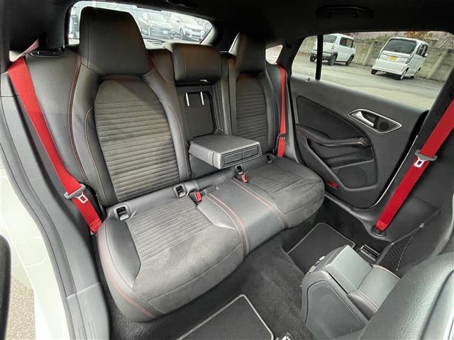 ＣＬＡクラス シューティングブレーク ＣＬＡ２５０シュポルト４マチックシュティングブレーク　パノラミックスラインディングルーフ　メーカーＨＤＤナビ　バックカメラ　レーダーセーフティＰＫＧ　衝突防止アシストプラス　レーンキープアシスト　ブラインドスポットアシスト　ＥＳＰ　パークトロニック（25枚目）