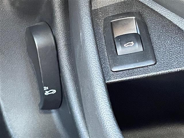 ３シリーズ ３２０ｄ　ｘＤｒｉｖｅ　Ｍスポーツ　４ＷＤ・純正ナビ・バーチャルコックピット・ハーフレザー・メモリー付パワーシート・シートヒーター・パーキングアシスト・レーンキープアシスト・ヘッドアップディスプレイ・アダプティブクルーズコントロール（18枚目）