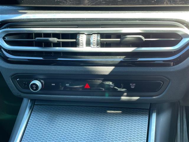 ３シリーズ ３２０ｄ　ｘＤｒｉｖｅ　Ｍスポーツ　４ＷＤ・純正ナビ・バーチャルコックピット・ハーフレザー・メモリー付パワーシート・シートヒーター・パーキングアシスト・レーンキープアシスト・ヘッドアップディスプレイ・アダプティブクルーズコントロール（20枚目）