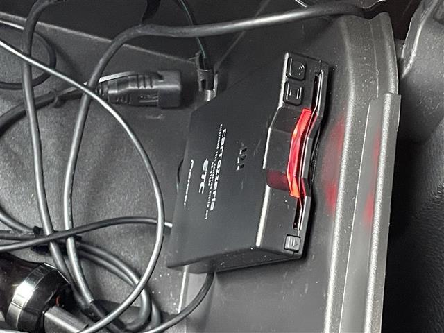 ジープ・ラングラーアンリミテッド スポーツ　社外メモリナビ　フルセグＴＶ　ＣＤ　ＤＶＤ　Ｂｌｕｅｔｏｏｔｈ　後席モニター　バックカメラ　ドライブレコーダー　前のみ　４ＷＤ　ＥＴＣ　サイドモニター　純正アルミホイール　純正フロアマット（41枚目）