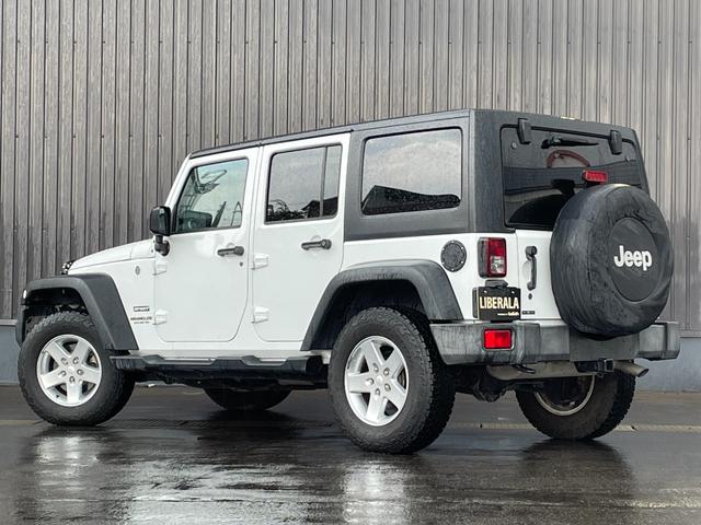 ジープ・ラングラーアンリミテッド スポーツ　社外メモリナビ　フルセグＴＶ　ＣＤ　ＤＶＤ　Ｂｌｕｅｔｏｏｔｈ　後席モニター　バックカメラ　ドライブレコーダー　前のみ　４ＷＤ　ＥＴＣ　サイドモニター　純正アルミホイール　純正フロアマット（76枚目）