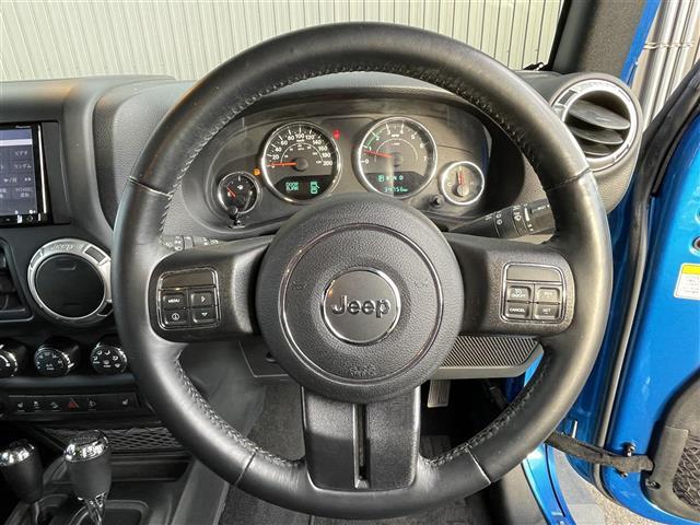 ジープ・ラングラーアンリミテッド サハラ 社外ナビ ALPINEスピーカー バックカメラ ETC 前後ドライブレコーダー 前席シートヒーター クルーズコントロール 純正フロアマット 純正アルミホイール 横滑り防止装置 ダウンヒルアシスト(10枚目)