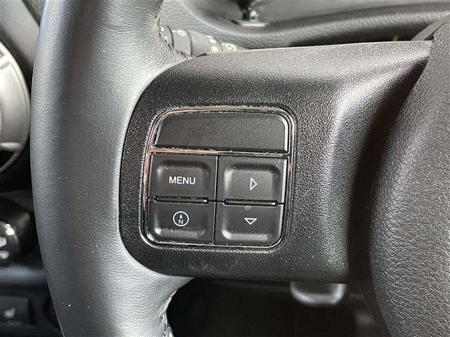 ジープ・ラングラーアンリミテッド サハラ 社外ナビ ALPINEスピーカー バックカメラ ETC 前後ドライブレコーダー 前席シートヒーター クルーズコントロール 純正フロアマット 純正アルミホイール 横滑り防止装置 ダウンヒルアシスト(13枚目)