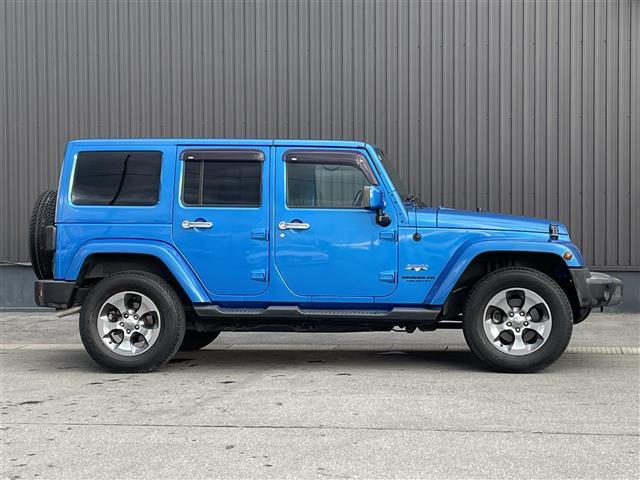 ジープ・ラングラーアンリミテッド サハラ 社外ナビ ALPINEスピーカー バックカメラ ETC 前後ドライブレコーダー 前席シートヒーター クルーズコントロール 純正フロアマット 純正アルミホイール 横滑り防止装置 ダウンヒルアシスト(19枚目)