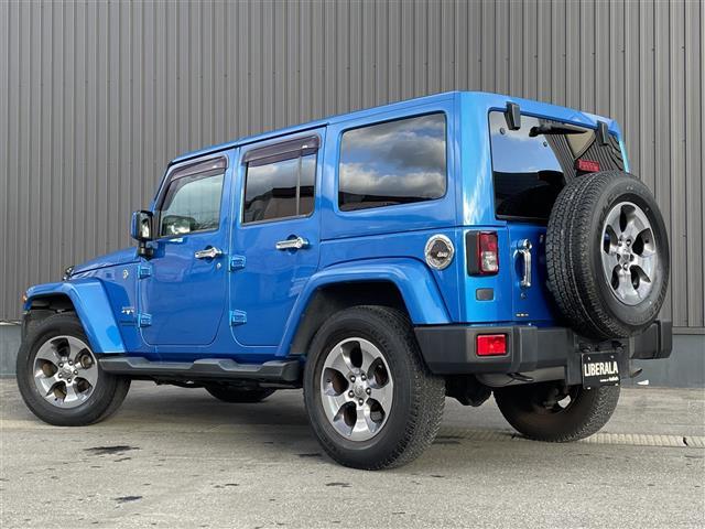 ジープ・ラングラーアンリミテッド サハラ 社外ナビ ALPINEスピーカー バックカメラ ETC 前後ドライブレコーダー 前席シートヒーター クルーズコントロール 純正フロアマット 純正アルミホイール 横滑り防止装置 ダウンヒルアシスト(24枚目)