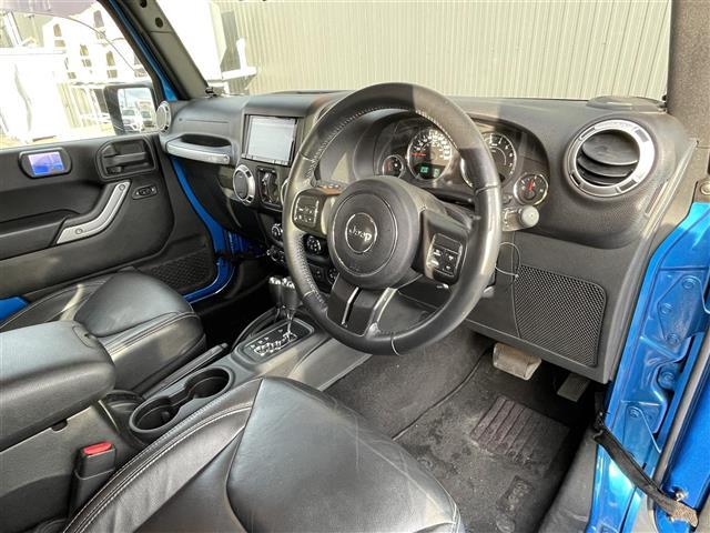 ジープ・ラングラーアンリミテッド サハラ 社外ナビ ALPINEスピーカー バックカメラ ETC 前後ドライブレコーダー 前席シートヒーター クルーズコントロール 純正フロアマット 純正アルミホイール 横滑り防止装置 ダウンヒルアシスト(29枚目)