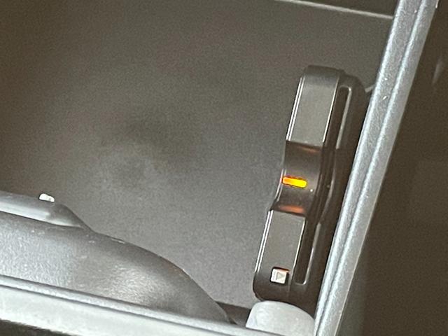 ジープ・ラングラーアンリミテッド サハラ 社外ナビ ALPINEスピーカー バックカメラ ETC 前後ドライブレコーダー 前席シートヒーター クルーズコントロール 純正フロアマット 純正アルミホイール 横滑り防止装置 ダウンヒルアシスト(75枚目)