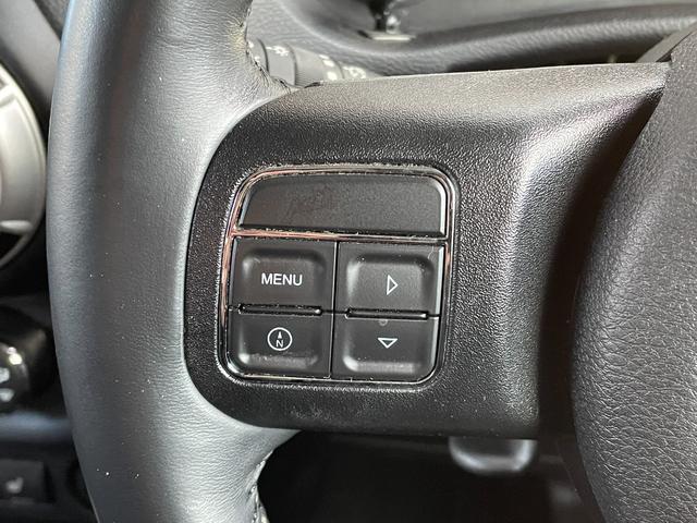 ジープ・ラングラーアンリミテッド サハラ 社外ナビ ALPINEスピーカー バックカメラ ETC 前後ドライブレコーダー 前席シートヒーター クルーズコントロール 純正フロアマット 純正アルミホイール 横滑り防止装置 ダウンヒルアシスト(77枚目)