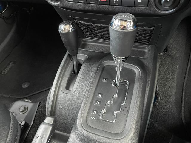 ジープ・ラングラーアンリミテッド サハラ 社外ナビ ALPINEスピーカー バックカメラ ETC 前後ドライブレコーダー 前席シートヒーター クルーズコントロール 純正フロアマット 純正アルミホイール 横滑り防止装置 ダウンヒルアシスト(80枚目)