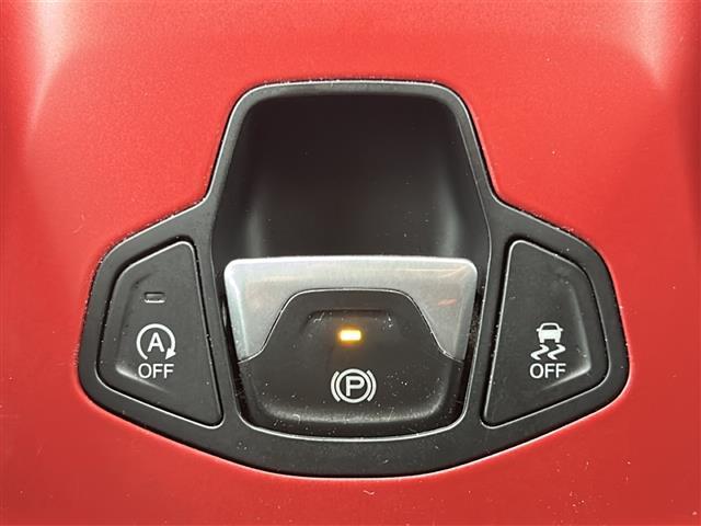 ジープ・レネゲード トレイルホーク　純正ナビ　フルセグＴＶ　バックカメラ　ＥＴＣ　クルーズコントロール　ブラインドスポットアシスト　レーンキープアシスト　純正１７インチアルミホイール　ダウンヒルアシスト　ＬＥＤヘッドライト（7枚目）