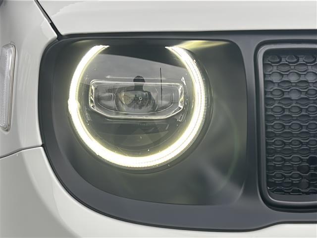 ジープ・レネゲード トレイルホーク　純正ナビ　フルセグＴＶ　バックカメラ　ＥＴＣ　クルーズコントロール　ブラインドスポットアシスト　レーンキープアシスト　純正１７インチアルミホイール　ダウンヒルアシスト　ＬＥＤヘッドライト（34枚目）