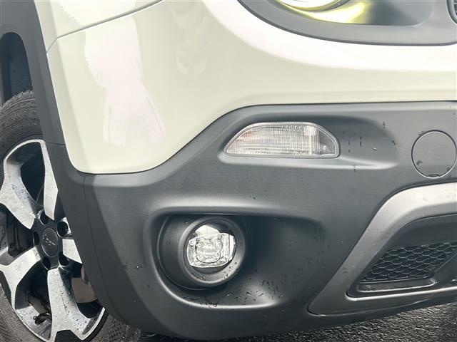 ジープ・レネゲード トレイルホーク　純正ナビ　フルセグＴＶ　バックカメラ　ＥＴＣ　クルーズコントロール　ブラインドスポットアシスト　レーンキープアシスト　純正１７インチアルミホイール　ダウンヒルアシスト　ＬＥＤヘッドライト（35枚目）