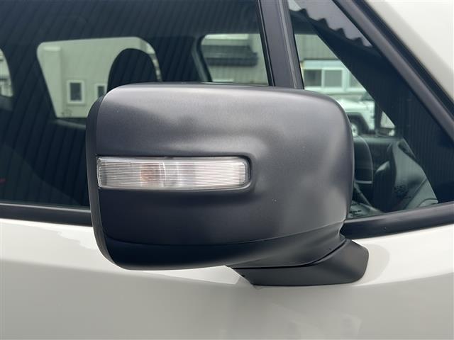 ジープ・レネゲード トレイルホーク　純正ナビ　フルセグＴＶ　バックカメラ　ＥＴＣ　クルーズコントロール　ブラインドスポットアシスト　レーンキープアシスト　純正１７インチアルミホイール　ダウンヒルアシスト　ＬＥＤヘッドライト（36枚目）