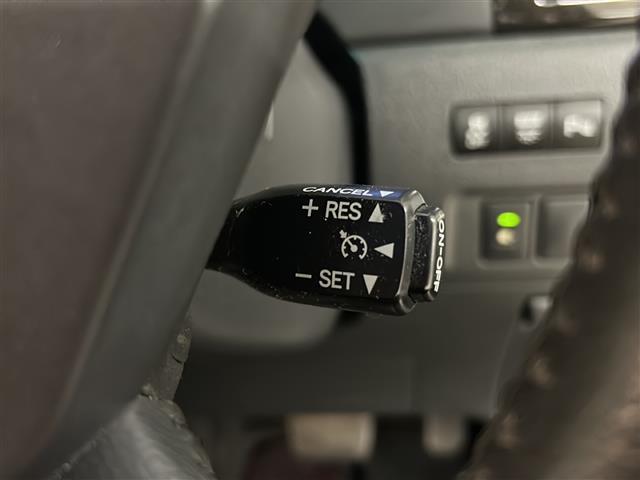 ヴェルファイア ２．４Ｚ　ゴールデンアイズ　アルパインナビ（フルセグＴＶ／Ｂｌｕｅｔｏｏｔｈ）　アルパインフリップダウンモニター　ＥＴＣ　バックカメラ　両側パワスラ　パワーバックドア　クルコン　純正ＡＷ　前後コーナーセンサー　スマートキー（11枚目）