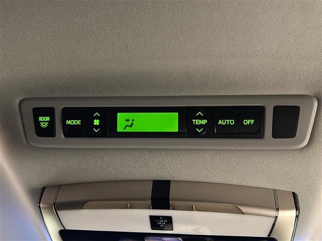ヴェルファイア ２．４Ｚ　ゴールデンアイズ　アルパインナビ（フルセグＴＶ／Ｂｌｕｅｔｏｏｔｈ）　アルパインフリップダウンモニター　ＥＴＣ　バックカメラ　両側パワスラ　パワーバックドア　クルコン　純正ＡＷ　前後コーナーセンサー　スマートキー（40枚目）