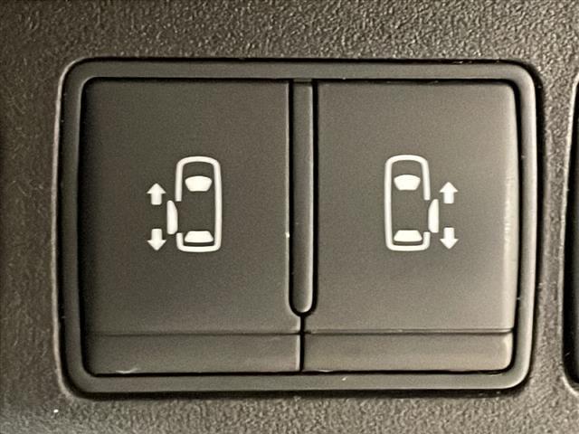 セレナ ハイウェイスター　Ｖセレ＋セーフティＩＩ　ＳＨＶ　純正ＳＤナビ　全方位カメラ　ＥＴＣ　クルーズコントロール　両側パワースライドドア　フリップダウンモニター　レーンキープアシスト　前後コーナーセンサー　衝突軽減システム　横滑り防止装置　プッシュスタート（7枚目）
