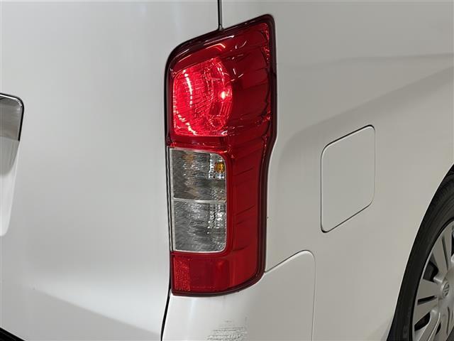 NV350キャラバンワゴン GX 純正メモリナビ(CD/BT/ラジオ/フルセグ)バックカメラ ETC 前後ドライブレコーダー 社外フロアマット オートライト プッシュスタート スマートキー×2 ドアバイザー(18枚目)