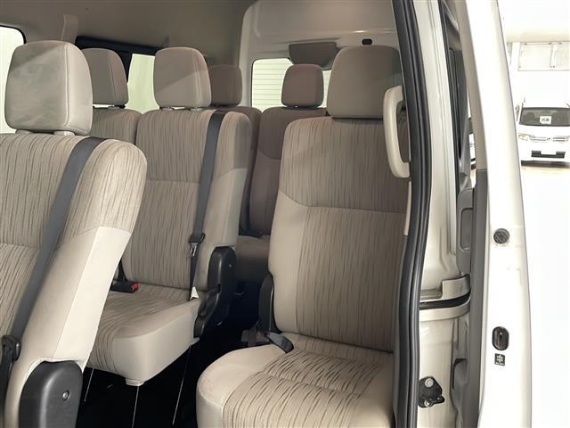 NV350キャラバンワゴン GX 純正メモリナビ(CD/BT/ラジオ/フルセグ)バックカメラ ETC 前後ドライブレコーダー 社外フロアマット オートライト プッシュスタート スマートキー×2 ドアバイザー(25枚目)