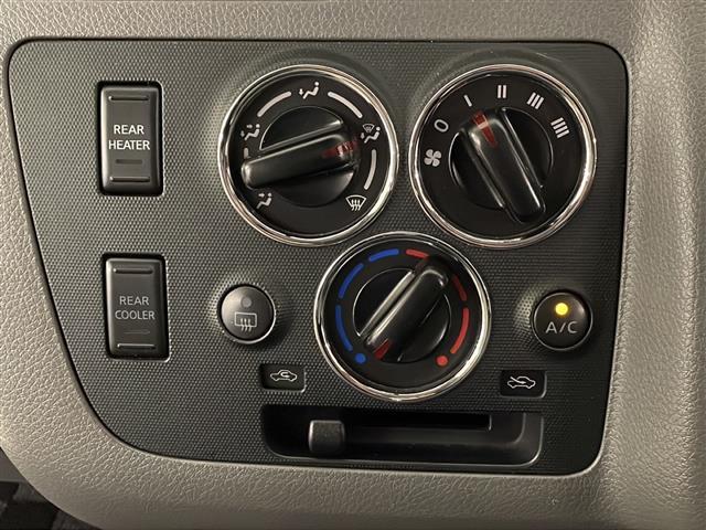 NV350キャラバンワゴン GX 純正メモリナビ(CD/BT/ラジオ/フルセグ)バックカメラ ETC 前後ドライブレコーダー 社外フロアマット オートライト プッシュスタート スマートキー×2 ドアバイザー(33枚目)