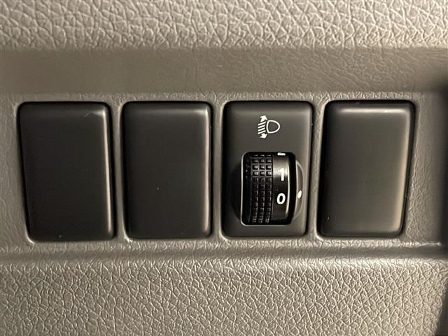 NV350キャラバンワゴン GX 純正メモリナビ(CD/BT/ラジオ/フルセグ)バックカメラ ETC 前後ドライブレコーダー 社外フロアマット オートライト プッシュスタート スマートキー×2 ドアバイザー(35枚目)