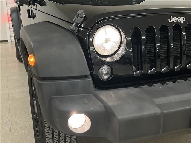 ジープ・ラングラーアンリミテッド スポーツ 社外メモリナビ(CD/ラジオ/BT/フルセグ)バックカメラ ETC ドライブレコーダー クルーズコントロール ステアリングスイッチ 横滑り防止装置 リモコンキー×2 純正18インチAW ドアバイザー(26枚目)