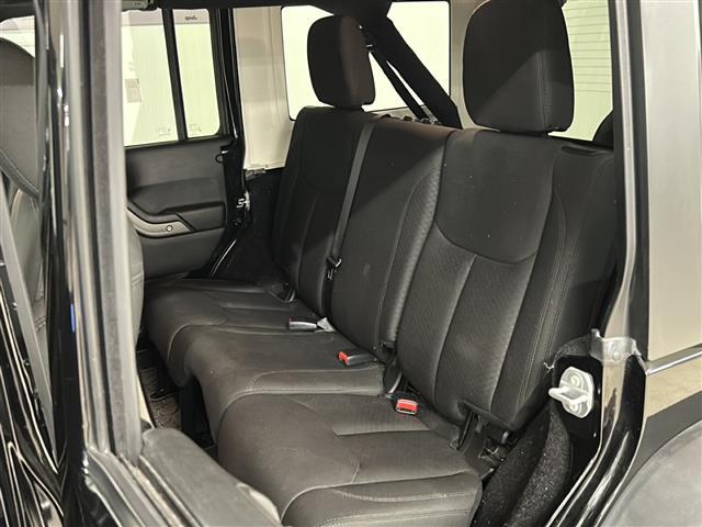 ジープ・ラングラーアンリミテッド スポーツ 社外メモリナビ(CD/ラジオ/BT/フルセグ)バックカメラ ETC ドライブレコーダー クルーズコントロール ステアリングスイッチ 横滑り防止装置 リモコンキー×2 純正18インチAW ドアバイザー(29枚目)