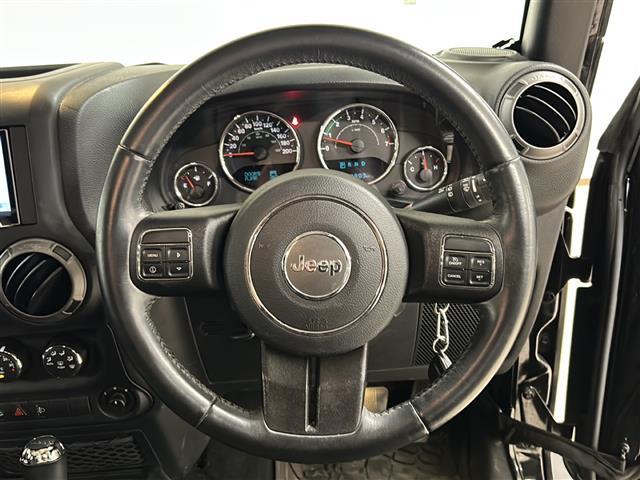 ジープ・ラングラーアンリミテッド スポーツ 社外メモリナビ(CD/ラジオ/BT/フルセグ)バックカメラ ETC ドライブレコーダー クルーズコントロール ステアリングスイッチ 横滑り防止装置 リモコンキー×2 純正18インチAW ドアバイザー(33枚目)