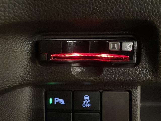 N-BOX L 純正SDナビETCバックカメラレーダークルーズコントロールステアリングリモコン両側パワスラシートヒータークリアランスソナーレーンキープ衝突被害軽減ブレーキオートハイビームLEDヘッドライトフロアマット(6枚目)