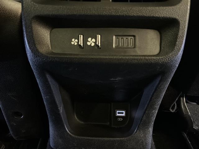 ベルランゴ シャイン　ＸＴＲ　パック　スマートキー　アクティブセーフティブレーキ　インテリジェントハイビーム　パーキングセンサー　ＢＳＭ　純正ナビ　バックカメラ　ＥＴＣ　ＬＥＤヘッドランプ　純正マット　スペアキー　スライドドア　サンルーフ（18枚目）