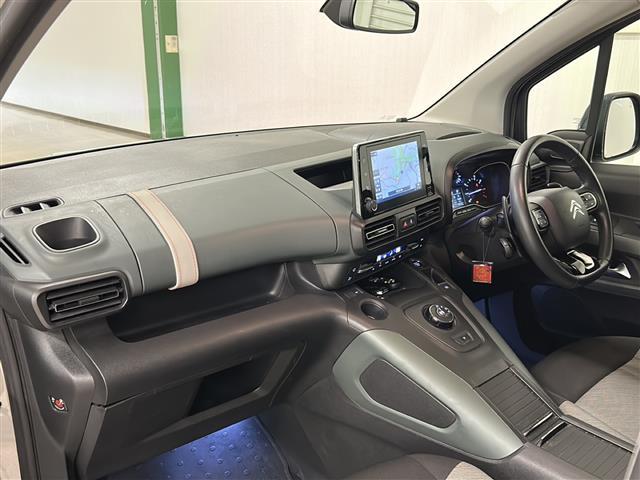 ベルランゴ シャイン　ＸＴＲ　パック　スマートキー　アクティブセーフティブレーキ　インテリジェントハイビーム　パーキングセンサー　ＢＳＭ　純正ナビ　バックカメラ　ＥＴＣ　ＬＥＤヘッドランプ　純正マット　スペアキー　スライドドア　サンルーフ（20枚目）