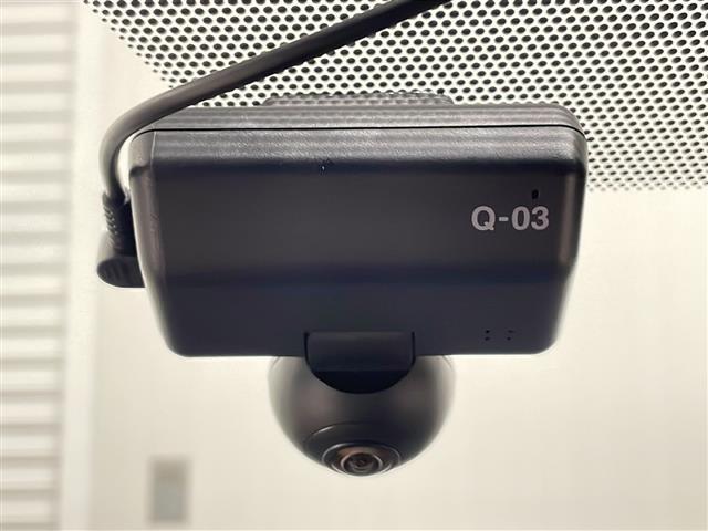 ヴォクシー ハイブリッドＳ－Ｚ　禁煙車　純正ナビ　バックカメラ　プリクラッシュセーフティ　レーントレーシングアシスト　ロードサインアシスト　レーダークルーズコントロール　両側パワスラ　純正フリップダウンモニター　ＥＴＣ２．０（4枚目）