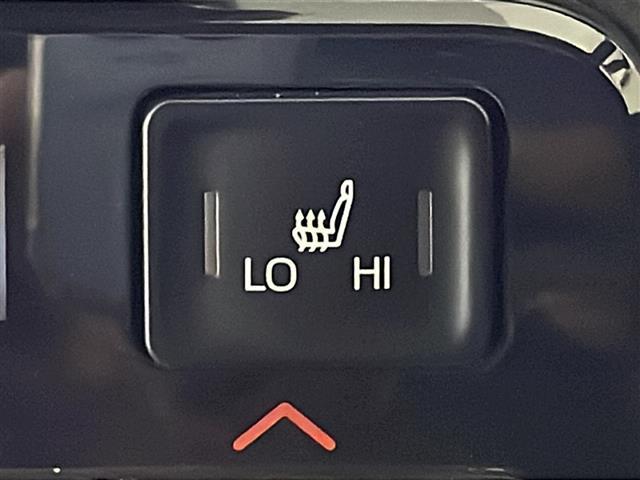 ヴォクシー ハイブリッドＳ－Ｚ　禁煙車　純正ナビ　バックカメラ　プリクラッシュセーフティ　レーントレーシングアシスト　ロードサインアシスト　レーダークルーズコントロール　両側パワスラ　純正フリップダウンモニター　ＥＴＣ２．０（7枚目）