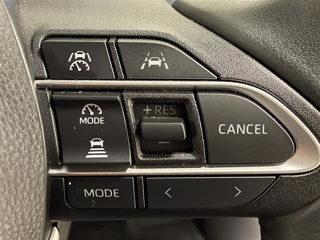 ヴォクシー ハイブリッドＳ－Ｚ　禁煙車　純正ナビ　バックカメラ　プリクラッシュセーフティ　レーントレーシングアシスト　ロードサインアシスト　レーダークルーズコントロール　両側パワスラ　純正フリップダウンモニター　ＥＴＣ２．０（17枚目）