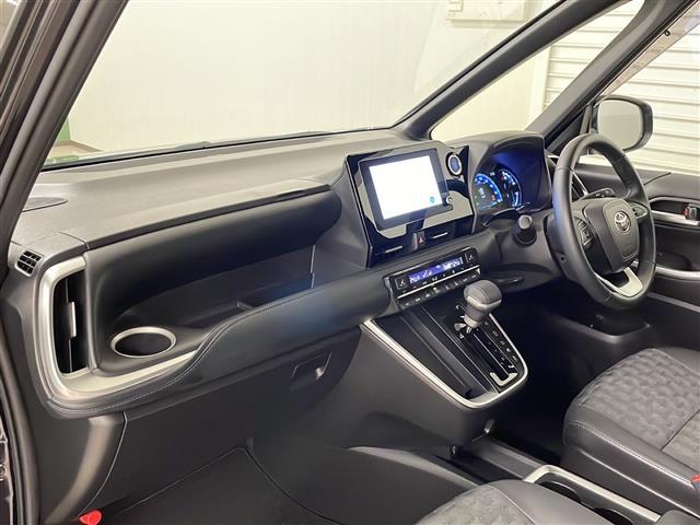 ヴォクシー ハイブリッドＳ－Ｚ　禁煙車　純正ナビ　バックカメラ　プリクラッシュセーフティ　レーントレーシングアシスト　ロードサインアシスト　レーダークルーズコントロール　両側パワスラ　純正フリップダウンモニター　ＥＴＣ２．０（25枚目）