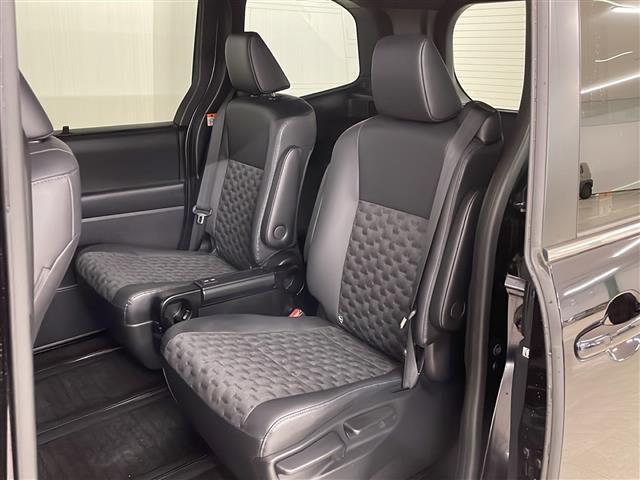 ヴォクシー ハイブリッドＳ－Ｚ　禁煙車　純正ナビ　バックカメラ　プリクラッシュセーフティ　レーントレーシングアシスト　ロードサインアシスト　レーダークルーズコントロール　両側パワスラ　純正フリップダウンモニター　ＥＴＣ２．０（27枚目）