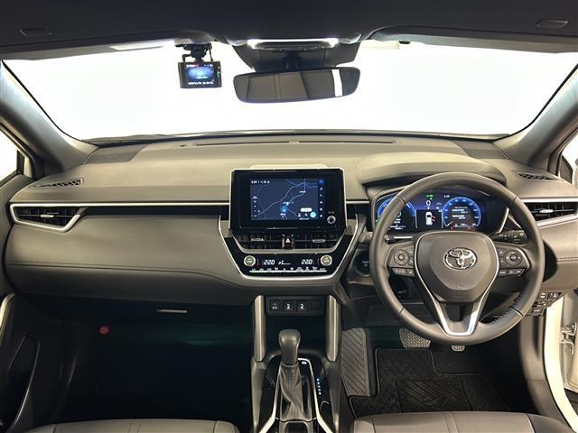 カローラクロス ハイブリッド　Ｚ　純正ディスプレイオーディオ（ラジオ／フルセグ／ＢＴ／Ａｐｐｌｅｃａｒｐｌａｙ）バックカメラ　ＥＴＣ　前後ドライブレコーダー　レーダークルーズコントロール　パワーバックドア　パワーシート（2枚目）