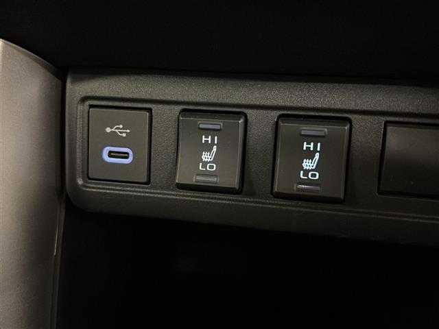 カローラクロス ハイブリッド　Ｚ　純正ディスプレイオーディオ（ラジオ／フルセグ／ＢＴ／Ａｐｐｌｅｃａｒｐｌａｙ）バックカメラ　ＥＴＣ　前後ドライブレコーダー　レーダークルーズコントロール　パワーバックドア　パワーシート（13枚目）