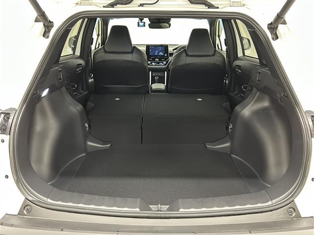 カローラクロス ハイブリッド　Ｚ　純正ディスプレイオーディオ（ラジオ／フルセグ／ＢＴ／Ａｐｐｌｅｃａｒｐｌａｙ）バックカメラ　ＥＴＣ　前後ドライブレコーダー　レーダークルーズコントロール　パワーバックドア　パワーシート（29枚目）