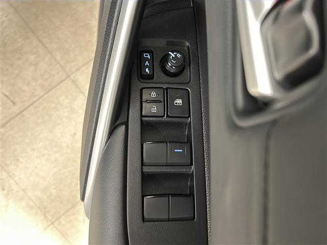 カローラクロス ハイブリッド　Ｚ　純正ディスプレイオーディオ（ラジオ／フルセグ／ＢＴ／Ａｐｐｌｅｃａｒｐｌａｙ）バックカメラ　ＥＴＣ　前後ドライブレコーダー　レーダークルーズコントロール　パワーバックドア　パワーシート（37枚目）
