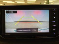 【バックカメラ】で駐車時に後方確認もできますので、大きな車の運転で不安な方も安心してお乗りいただけます！ 3