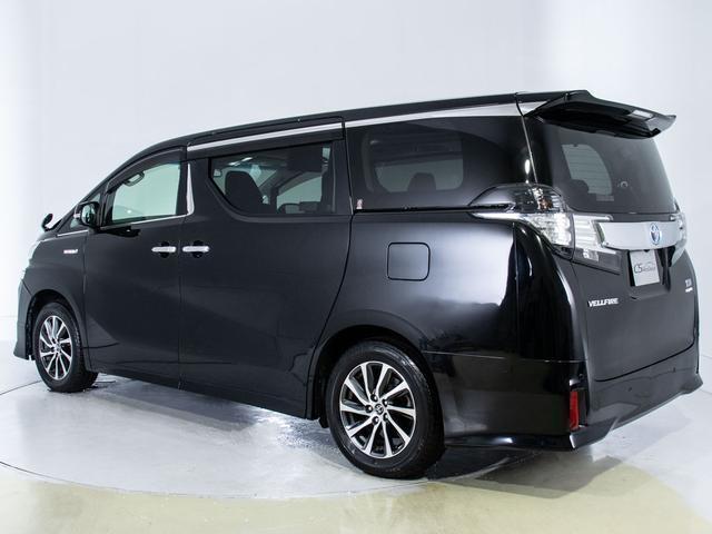 ヴェルファイアハイブリッド ＺＲ　（禁煙）（福祉車両車いすリアリフト）（モデリスタエアロ）（サンルーフ）純正１０型ナビ／後席モニター／黒ハーフレザー／両側自動ドア／パワーバックドア／バックカメラ／クルーズコントロール／クリアランスソナ（17枚目）