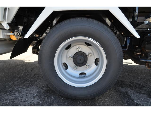 デュトロ 　パッカー車プレス式（塵芥車）４．３立米　２ｔ積載　連続作動スイッチ　汚水タンク　極東開発ＧＢ４３－２２０　６ＭＴ　排出板押出式　ＬＥＤヘッドライト　ＬＥＤフォグランプ　キャブ内操作スイッチ（4枚目）