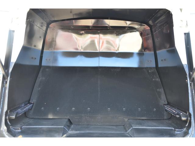 デュトロ 　パッカー車プレス式（塵芥車）４．３立米　２ｔ積載　連続作動スイッチ　汚水タンク　極東開発ＧＢ４３－２２０　６ＭＴ　排出板押出式　ＬＥＤヘッドライト　ＬＥＤフォグランプ　キャブ内操作スイッチ（16枚目）