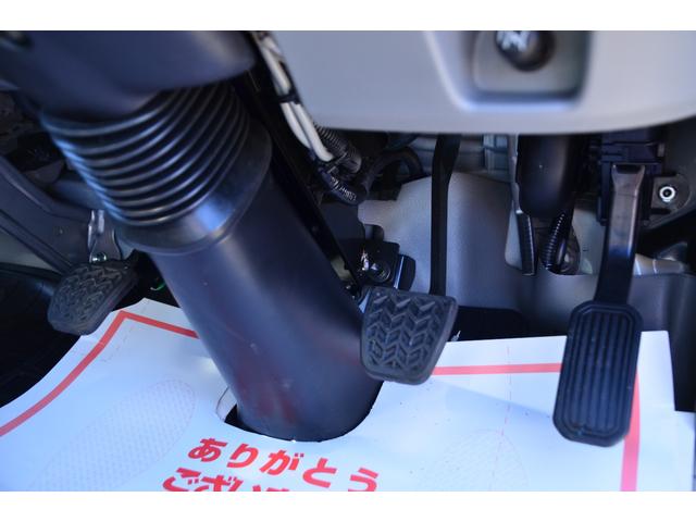 デュトロ 　パッカー車プレス式（塵芥車）４．３立米　２ｔ積載　連続作動スイッチ　汚水タンク　極東開発ＧＢ４３－２２０　６ＭＴ　排出板押出式　ＬＥＤヘッドライト　ＬＥＤフォグランプ　キャブ内操作スイッチ（41枚目）