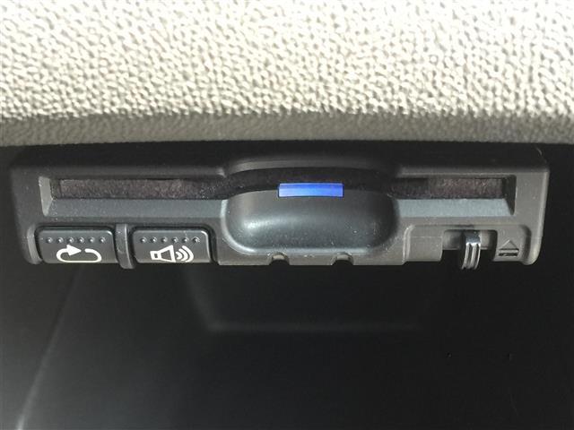 シエロ ガラスルーフ 純正ナビ フルセグTV BT対応 DVD再生 バックカメラ ETC クルーズコントロール コーナーセンサー ステアリングスイッチ リモコンキー オートエアコン オートライト(18枚目)