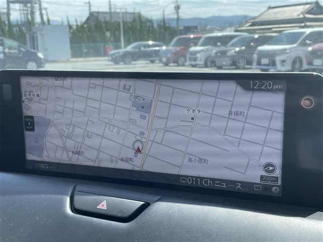 ＣＸ－６０ ＸＤ－ハイブリッド　エクスクルーシブスポーツ　純正ＳＤナビＤＴＶ　全周囲カメラ　黒革シート　ＬＥＤライト　ＥＴＣ　シートヒーター　ハンドルヒーター　置くだけ充電　Ｍｉ－ＤＲＩＶＥ　ＩＳＯＦＩＸ　ｉ－ｓｔｏｐ　ＡＵＴＯＨＯＲＤ　リアスポイラー（4枚目）