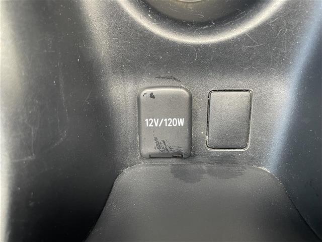 プリウス Ｓ　純正ナビ　フルセグＴＶ　バックカメラ　トヨタセーフティセンス　車両接近通報装置　革巻きステアリング　ステアリングリモコン　オートライト　ＬＥＤライト　電動格納ミラー　ウィンカーミラー　社外ＥＴＣ（19枚目）