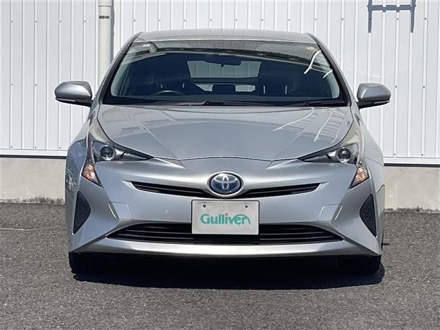 プリウス Ｓ　純正ナビ　フルセグＴＶ　バックカメラ　トヨタセーフティセンス　車両接近通報装置　革巻きステアリング　ステアリングリモコン　オートライト　ＬＥＤライト　電動格納ミラー　ウィンカーミラー　社外ＥＴＣ（34枚目）